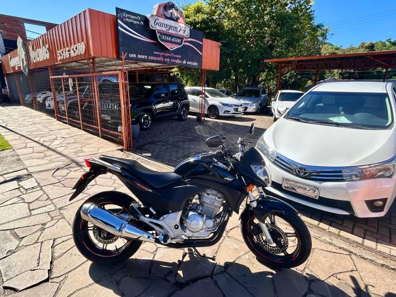HONDA - CB 300R - 2012/2012 - Azul - R$ 12.500,00