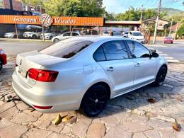 VOLKSWAGEN - JETTA - 2013/2013 - Prata - R$ 65.900,00