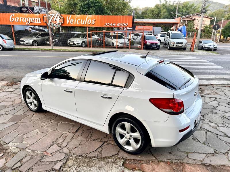 CHEVROLET - CRUZE - 2014/2014 - Branca - R$ 71.900,00