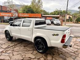 TOYOTA - HILUX - 2014/2014 - Branca - R$ 124.900,00