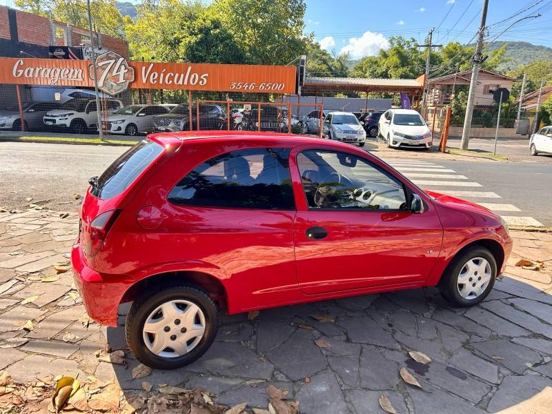 CHEVROLET - CELTA - 2011/2012 - Vermelha - R$ 23.800,00