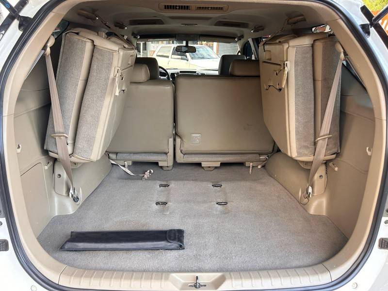TOYOTA - HILUX SW4 - 2012/2013 - Branca - R$ 145.900,00
