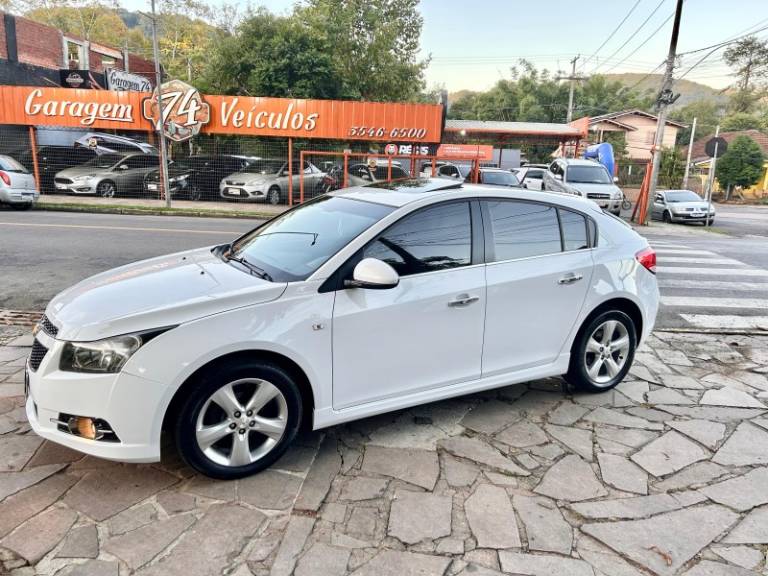 CHEVROLET - CRUZE - 2014/2014 - Branca - R$ 71.900,00