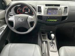 TOYOTA - HILUX - 2014/2014 - Branca - R$ 124.900,00