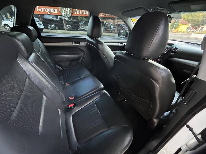 KIA MOTORS - SORENTO - 2015/2015 - Branca - R$ 78.900,00
