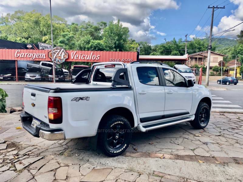 CHEVROLET - S10 - 2015/2016 - Branca - R$ 119.800,00