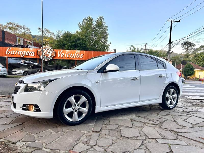 CHEVROLET - CRUZE - 2014/2014 - Branca - R$ 71.900,00