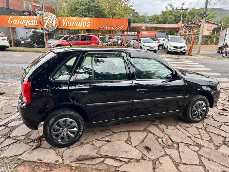 VOLKSWAGEN - GOL - 2013/2013 - Preta - R$ 28.900,00