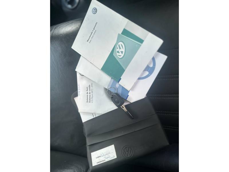 VOLKSWAGEN - POLO SEDAN - 2012/2013 - Preta - R$ 46.900,00