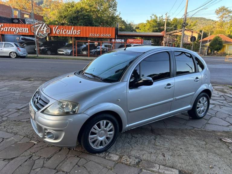 CITROËN - C3 - 2010/2011 - Prata - R$ 15.900,00