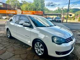 VOLKSWAGEN - POLO SEDAN - 2012/2013 - Preta - R$ 46.900,00