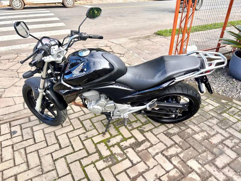 HONDA - CB 300R - 2013/2013 - Preta - R$ 13.500,00