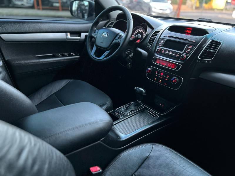 KIA MOTORS - SORENTO - 2015/2015 - Branca - R$ 78.900,00