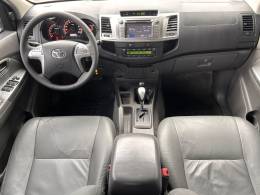 TOYOTA - HILUX - 2014/2014 - Branca - R$ 124.900,00