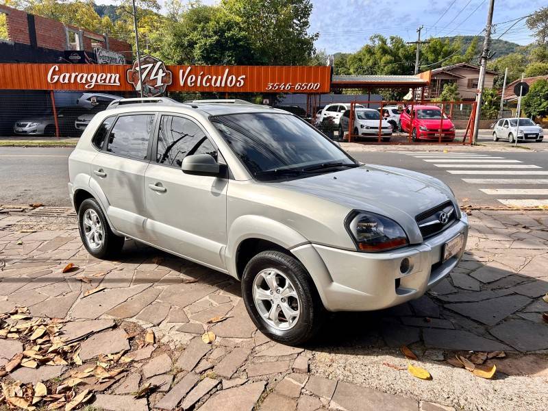 HYUNDAI - TUCSON - 2012/2013 - Prata - R$ 51.900,00