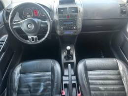 VOLKSWAGEN - POLO SEDAN - 2012/2013 - Preta - R$ 46.900,00
