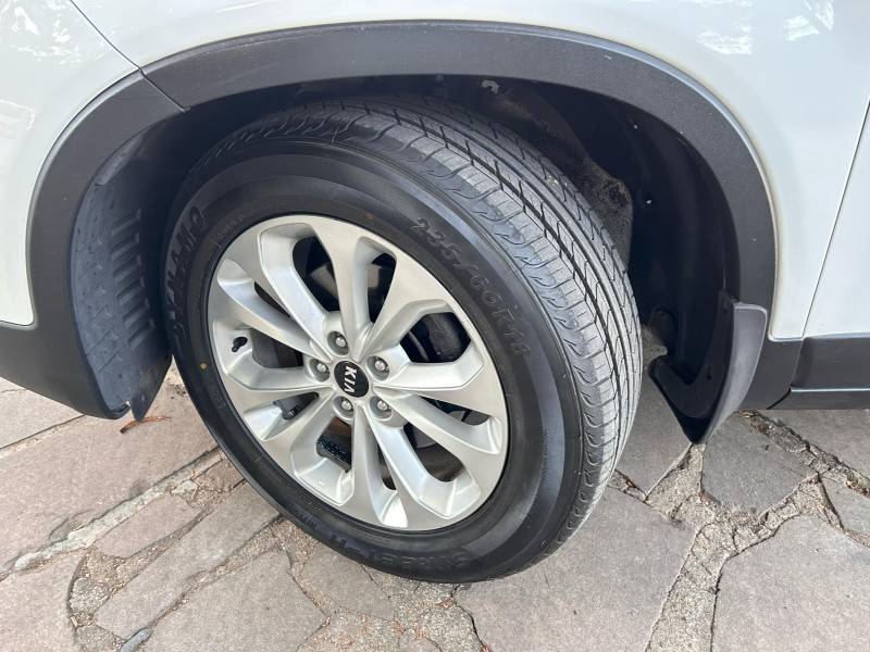 KIA MOTORS - SORENTO - 2015/2015 - Branca - R$ 78.900,00
