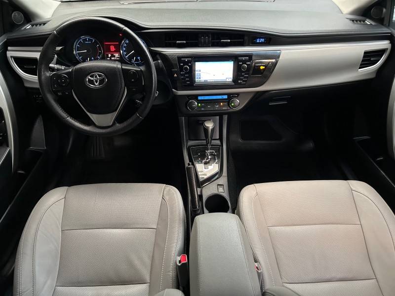 TOYOTA - COROLLA - 2016/2017 - Branca - R$ 94.900,00