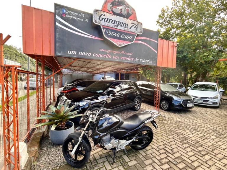 HONDA - CB 300R - 2013/2013 - Preta - R$ 13.500,00