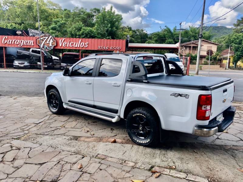 CHEVROLET - S10 - 2015/2016 - Branca - R$ 119.800,00