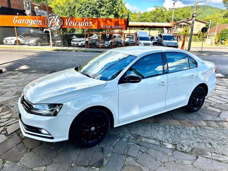 VOLKSWAGEN - JETTA - 2017/2017 - Branca - R$ 80.900,00