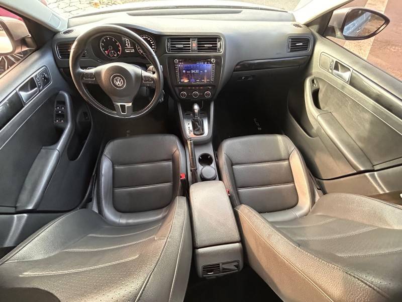 VOLKSWAGEN - JETTA - 2013/2013 - Prata - R$ 65.900,00