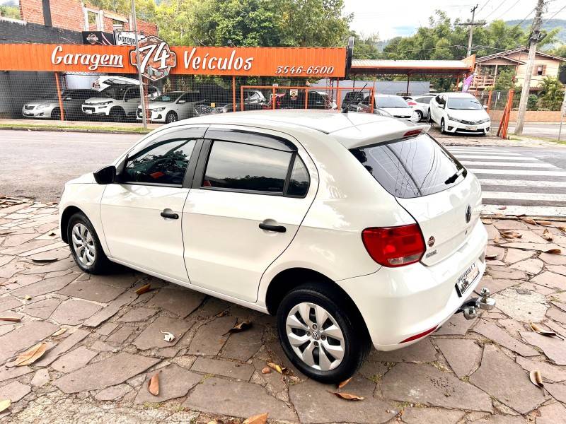 VOLKSWAGEN - GOL - 2015/2016 - Branca - R$ 41.900,00
