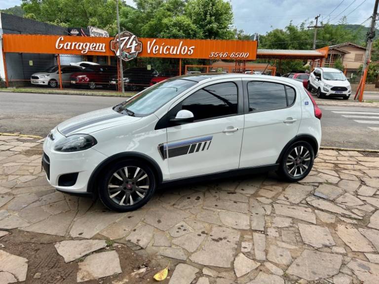 FIAT - PALIO - 2015/2016 - Branca - R$ 51.900,00