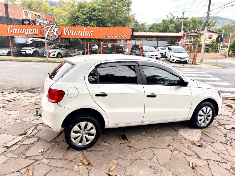 VOLKSWAGEN - GOL - 2015/2016 - Branca - R$ 41.900,00