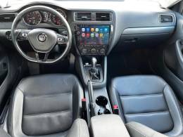 VOLKSWAGEN - JETTA - 2017/2017 - Branca - R$ 80.900,00