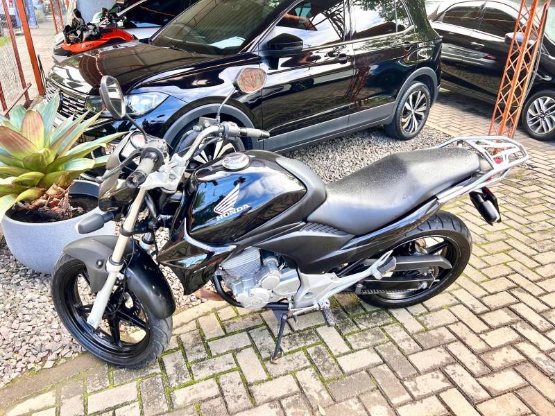HONDA - CB 300R - 2013/2013 - Preta - R$ 13.500,00