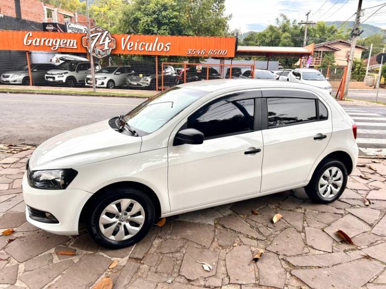 VOLKSWAGEN - GOL - 2015/2016 - Branca - R$ 41.900,00