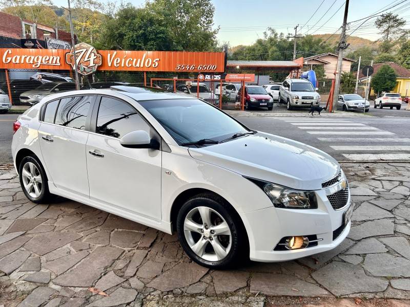 CHEVROLET - CRUZE - 2014/2014 - Branca - R$ 71.900,00